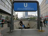 Fra Alexanderplatz kan man tage U-bane U2 til Senefelder Platz